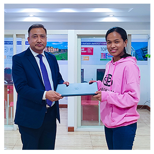 OHCT Scholarship Students Receive Laptops